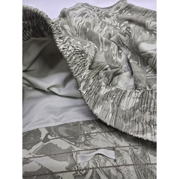 Lululemon Hotty Hot Shorts Team Canada Green Dye Print- Size 8- Limited Edition - Picture 3 of 10